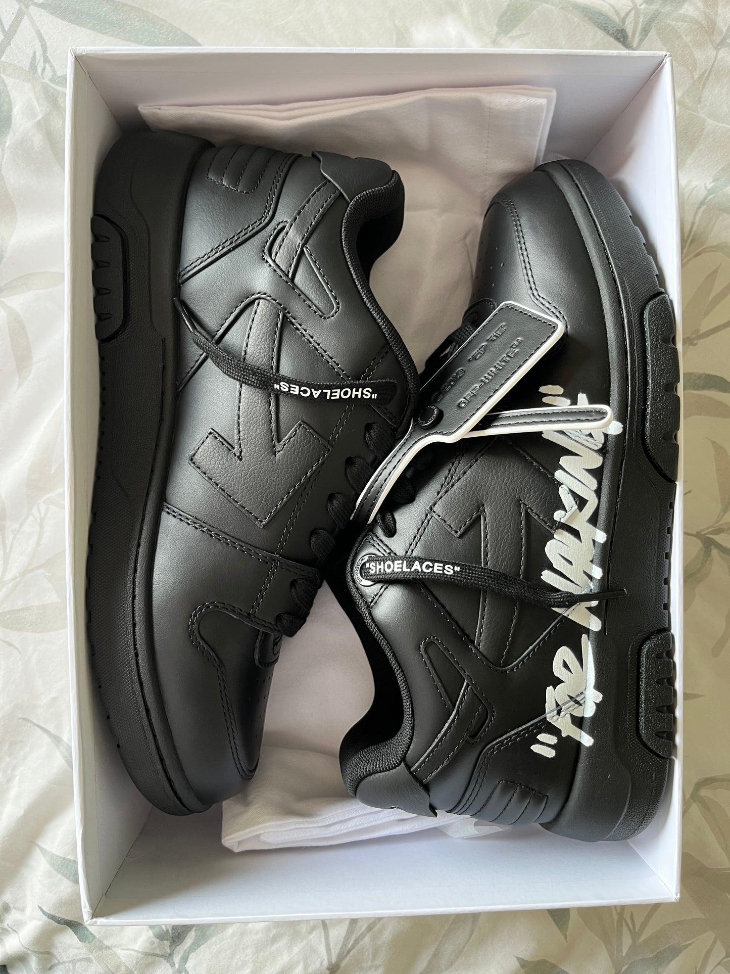 OFF-WHITE Out Of Office OOO Low Tops - For Walking Black White