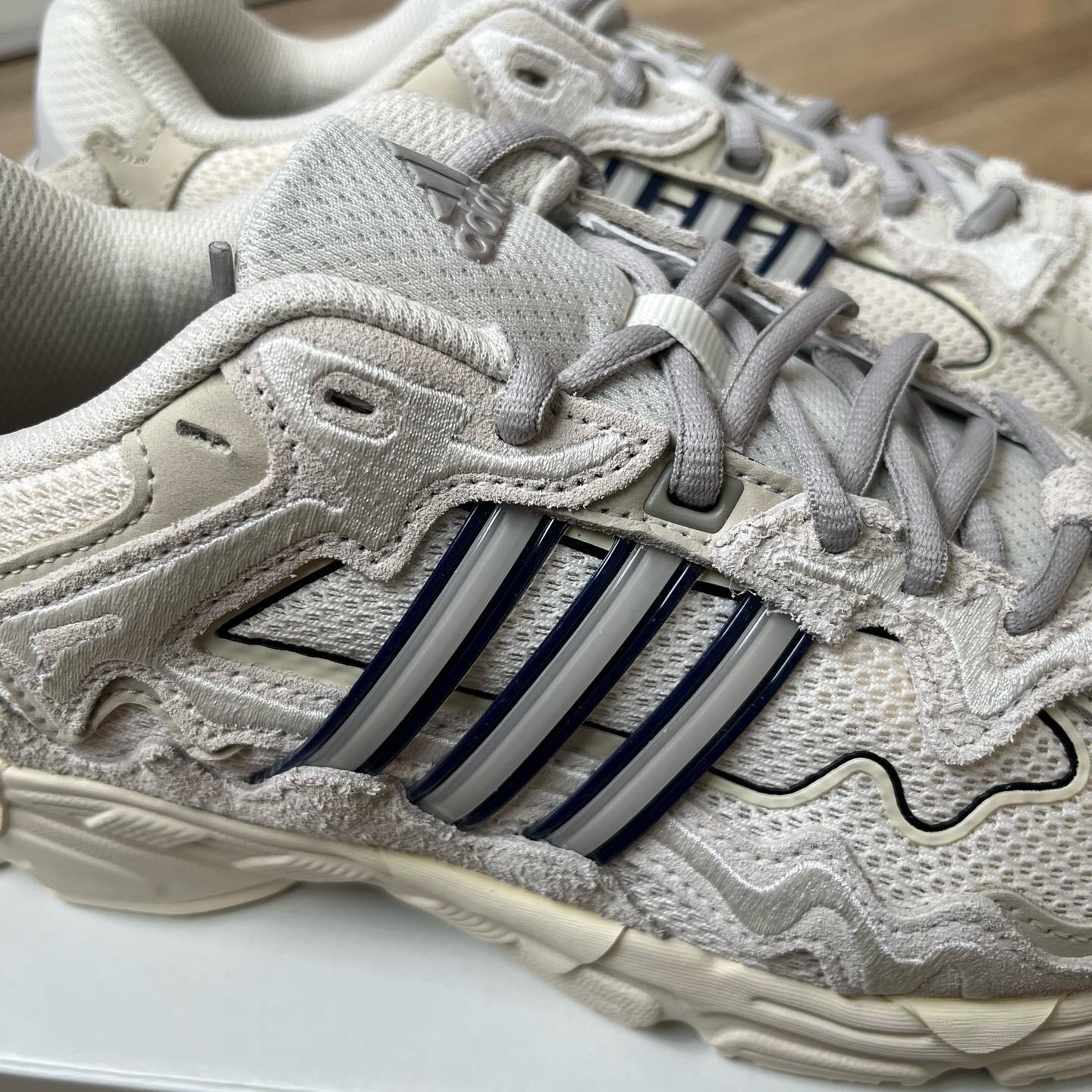 Adidas Response CL - Bad Bunny Wonder White