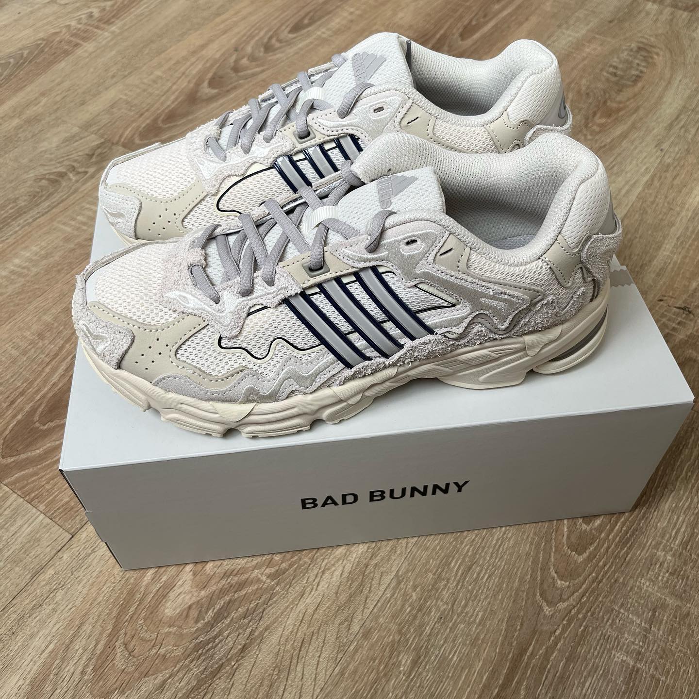 Adidas Response CL - Bad Bunny Wonder White