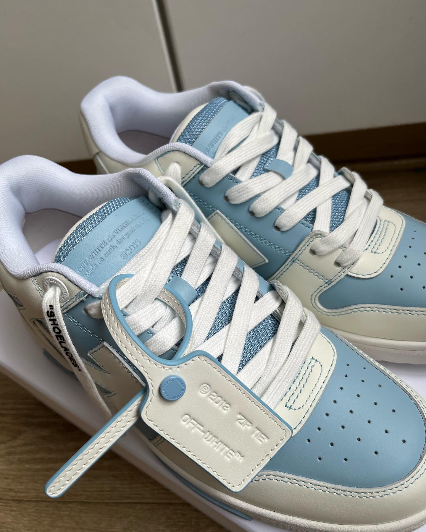 OFF-WHITE Out Of Office OOO Low Tops - Light Blue/White