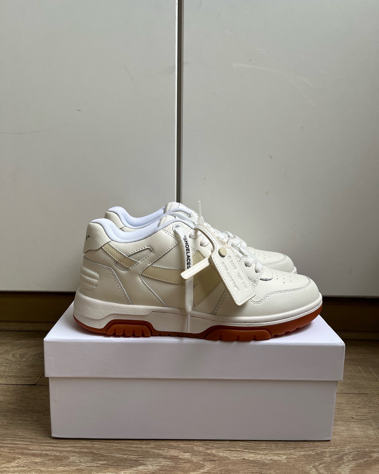 OFF-WHITE Out Of Office OOO - White beige