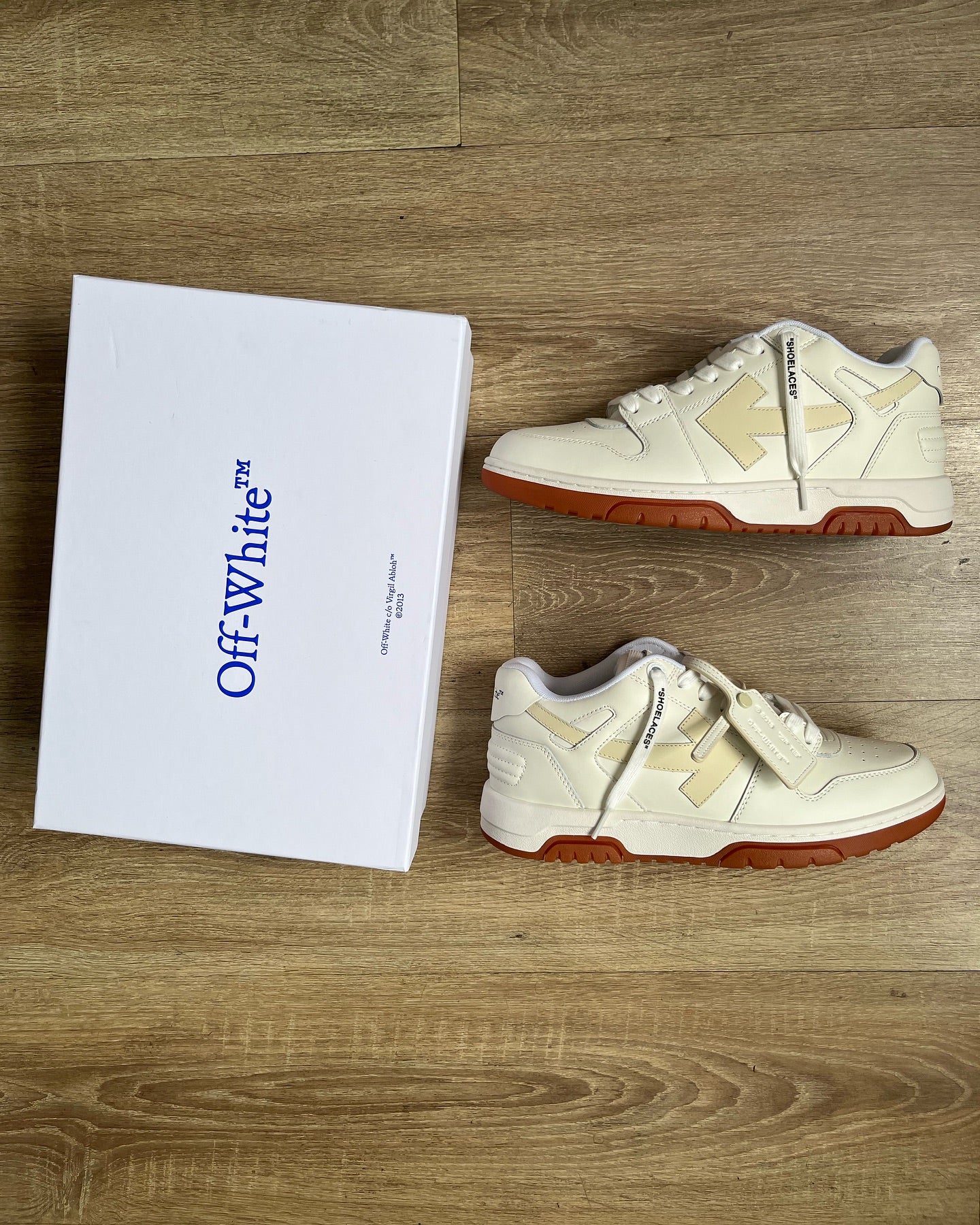 OFF-WHITE Out Of Office OOO - White beige