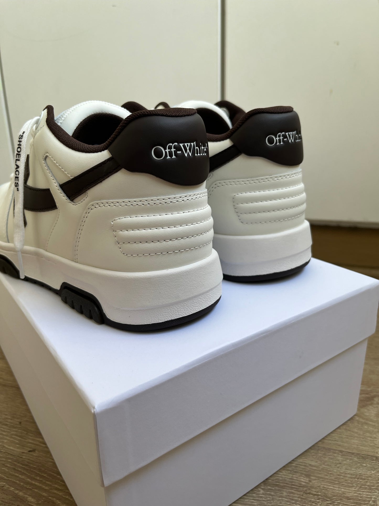 OFF-WHITE Out Of Office OOO Low Tops - White Brown