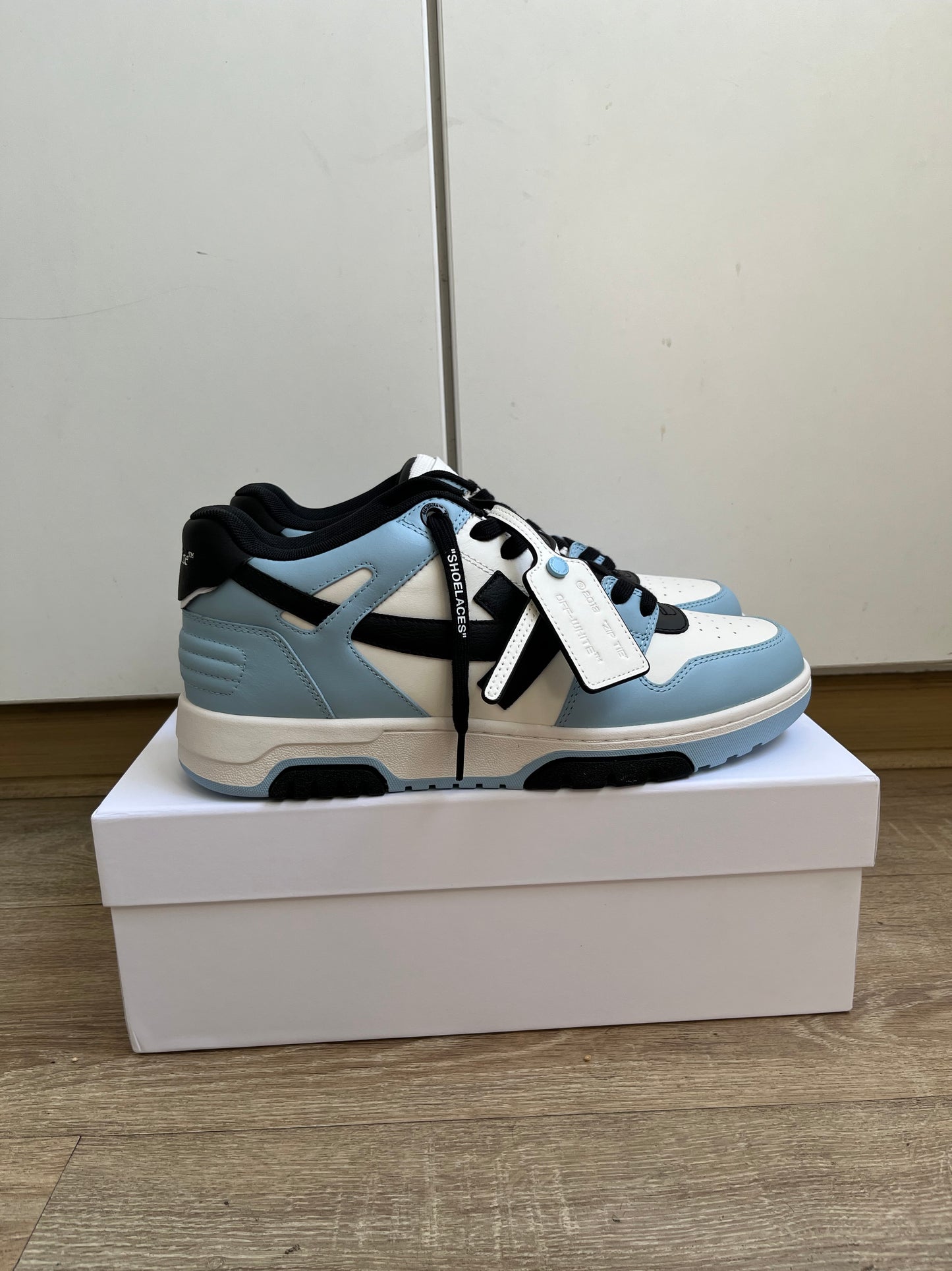 OFF-WHITE Out Of Office OOO Low Tops - Light Blue Black
