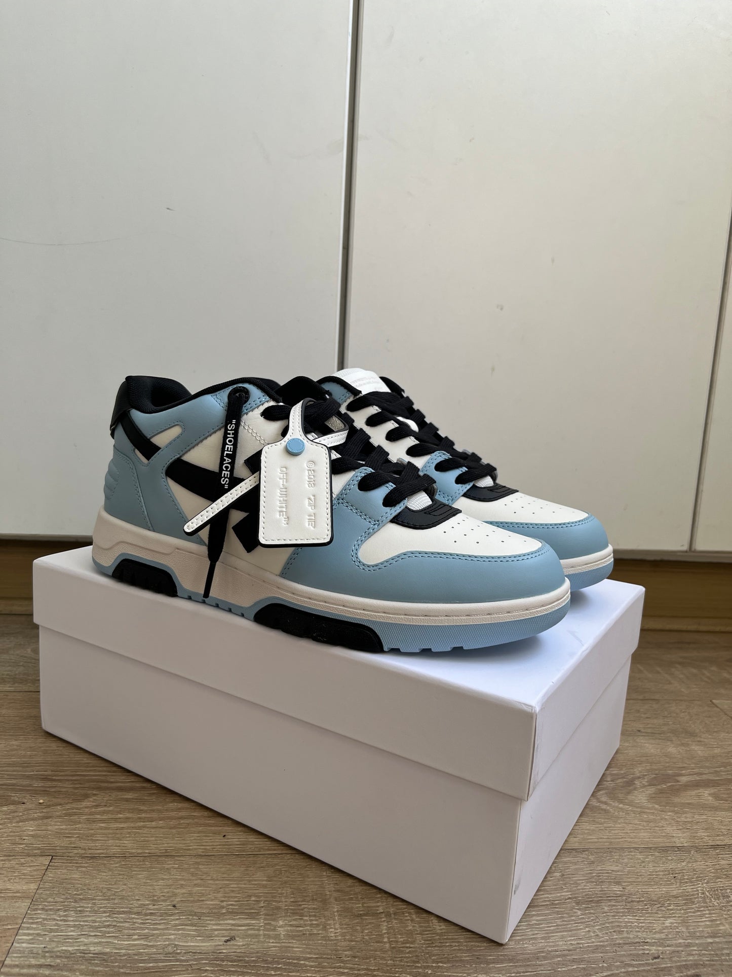 OFF-WHITE Out Of Office OOO Low Tops - Light Blue Black