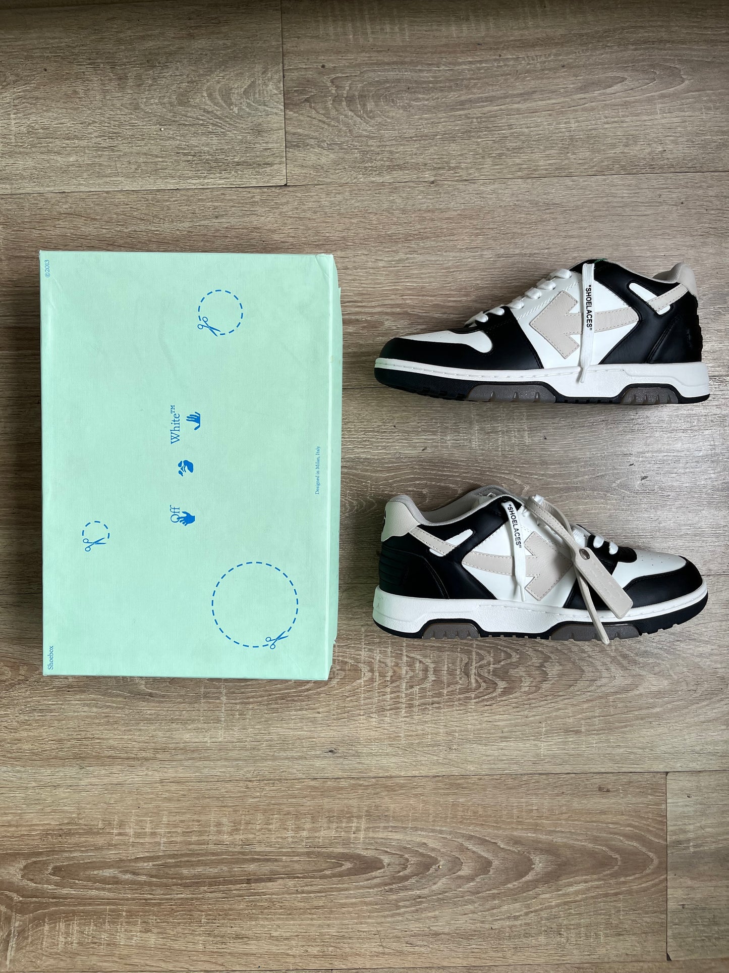 OFF-WHITE Out Of Office OOO Low Tops - Black Beige