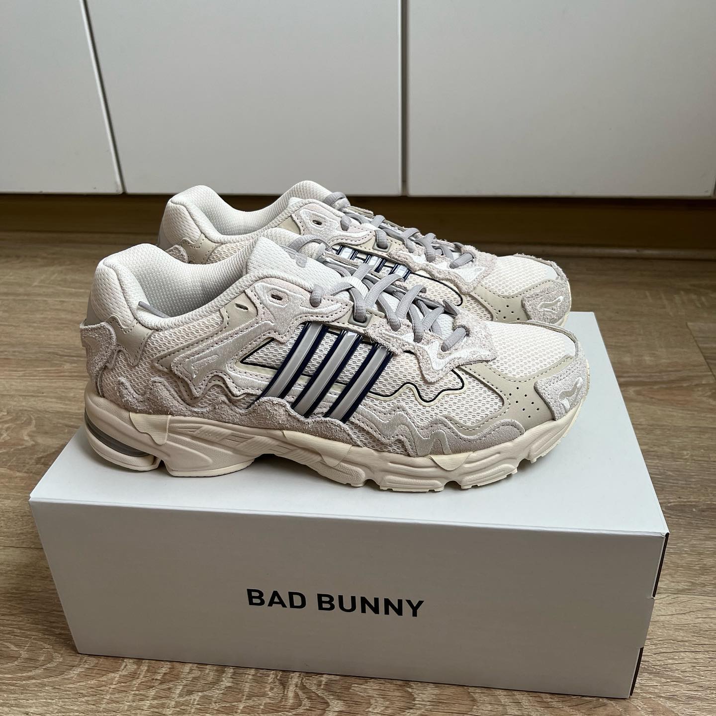 Adidas Response CL - Bad Bunny Wonder White