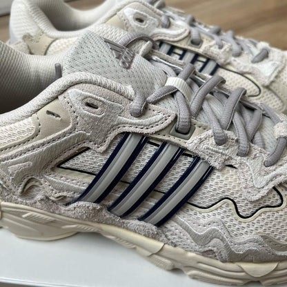 Adidas Response CL - Bad Bunny Wonder White