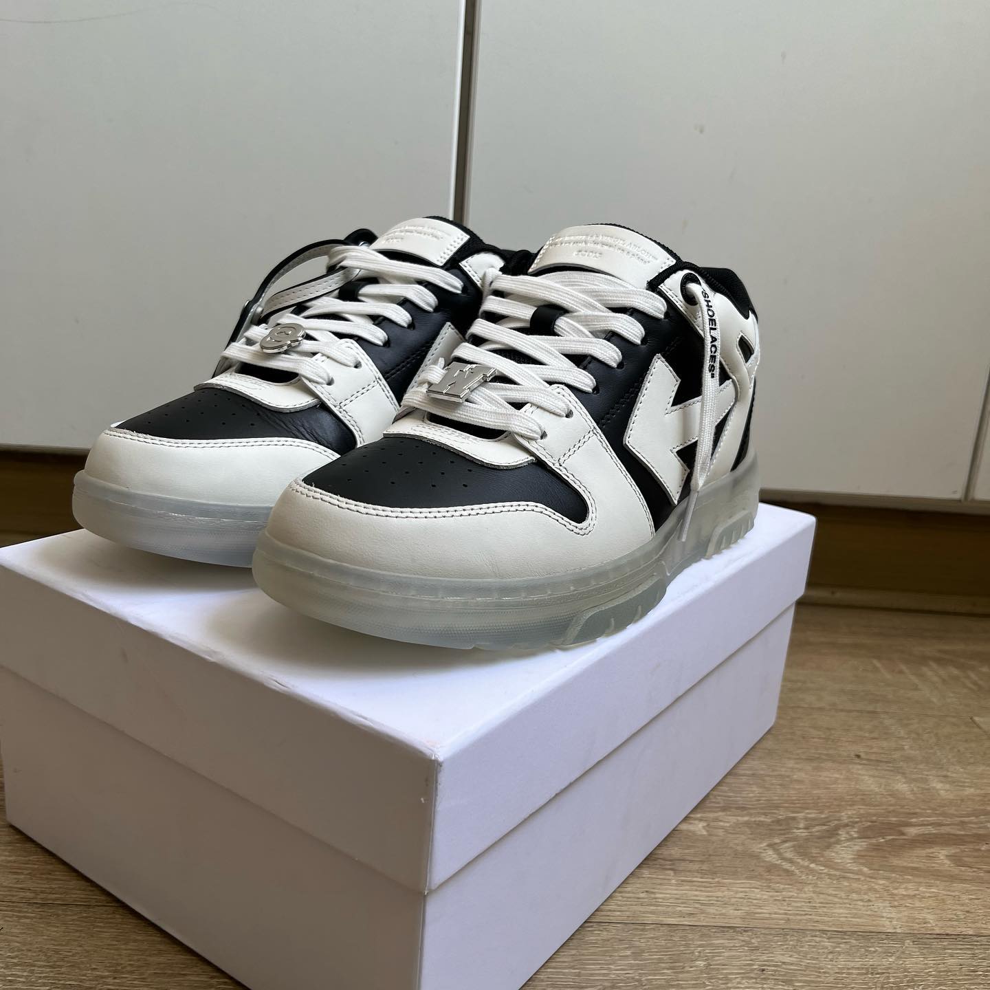 OFF-WHITE Logic Out of Office OOO Low - White black por