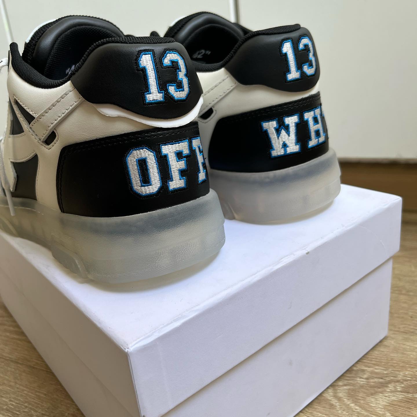 OFF-WHITE Logic Out of Office OOO Low - White black por