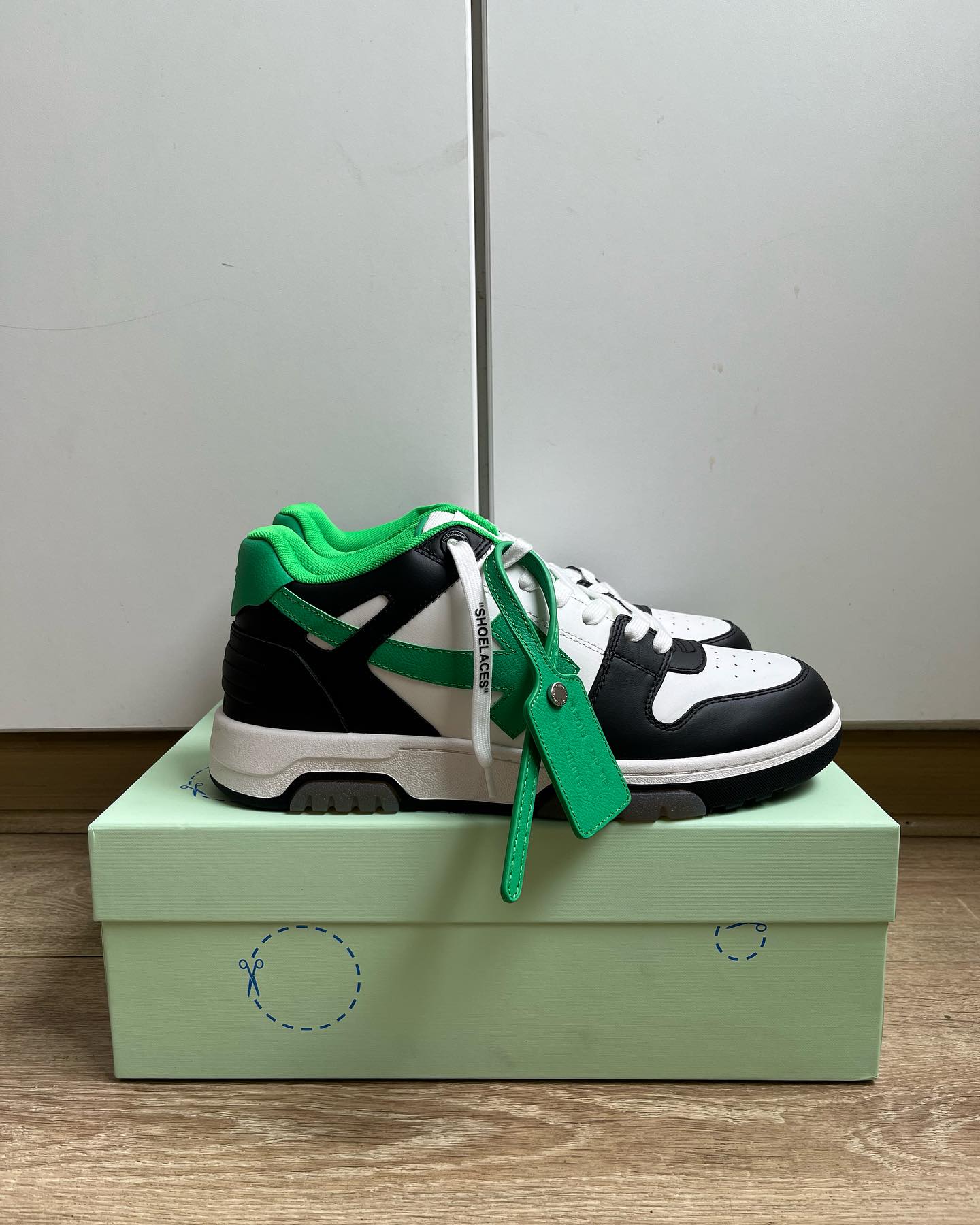 OFF-WHITE Out Of Office "OOO" Low Tops - Black Green