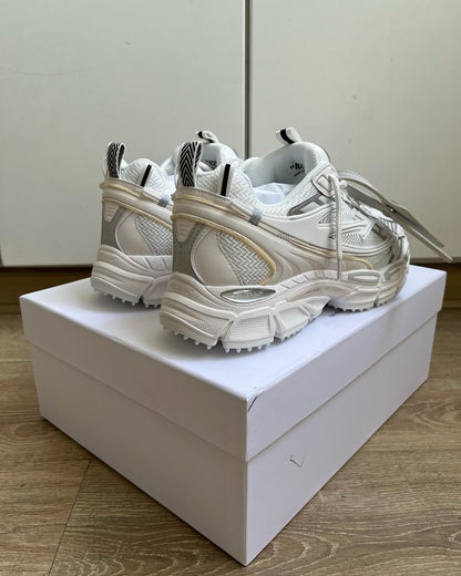 OFF-WHITE Be Right Back -Triple White