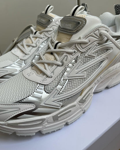 OFF-WHITE Be Right Back -Triple White