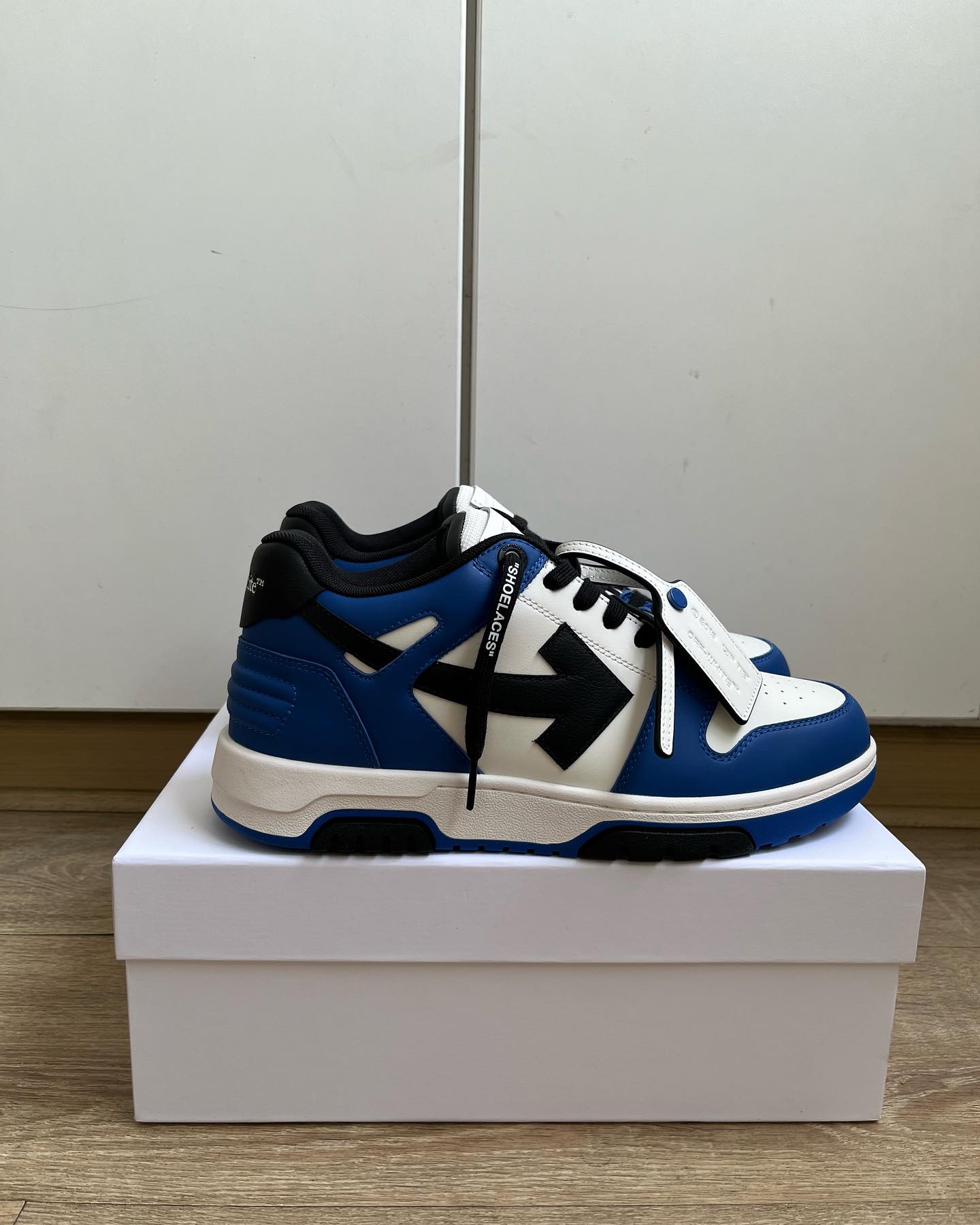 OFF-WHITE Out Of Office OOO Low Tops - Dark Royal Blue lo