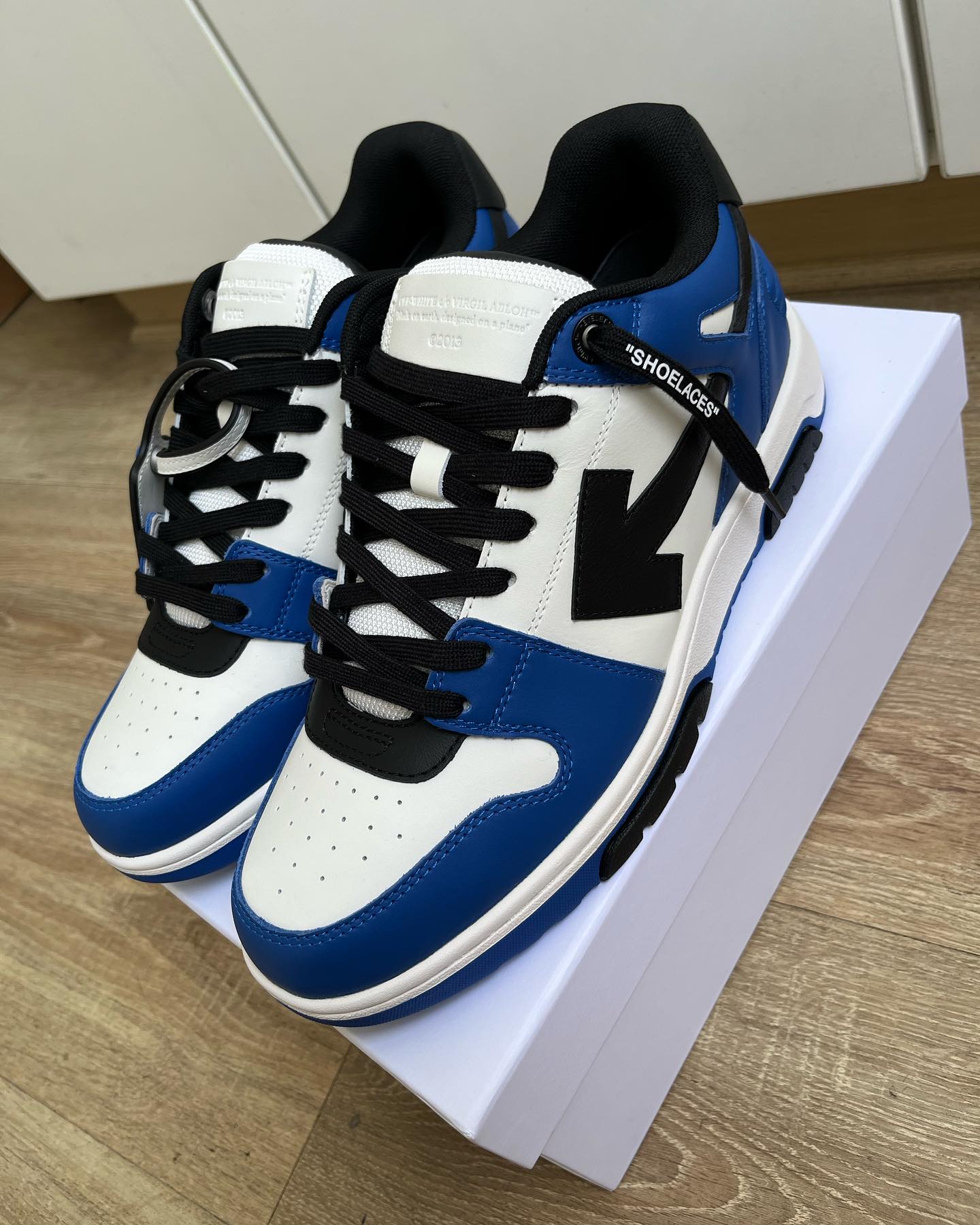 OFF-WHITE Out Of Office OOO Low Tops - Dark Royal Blue lo