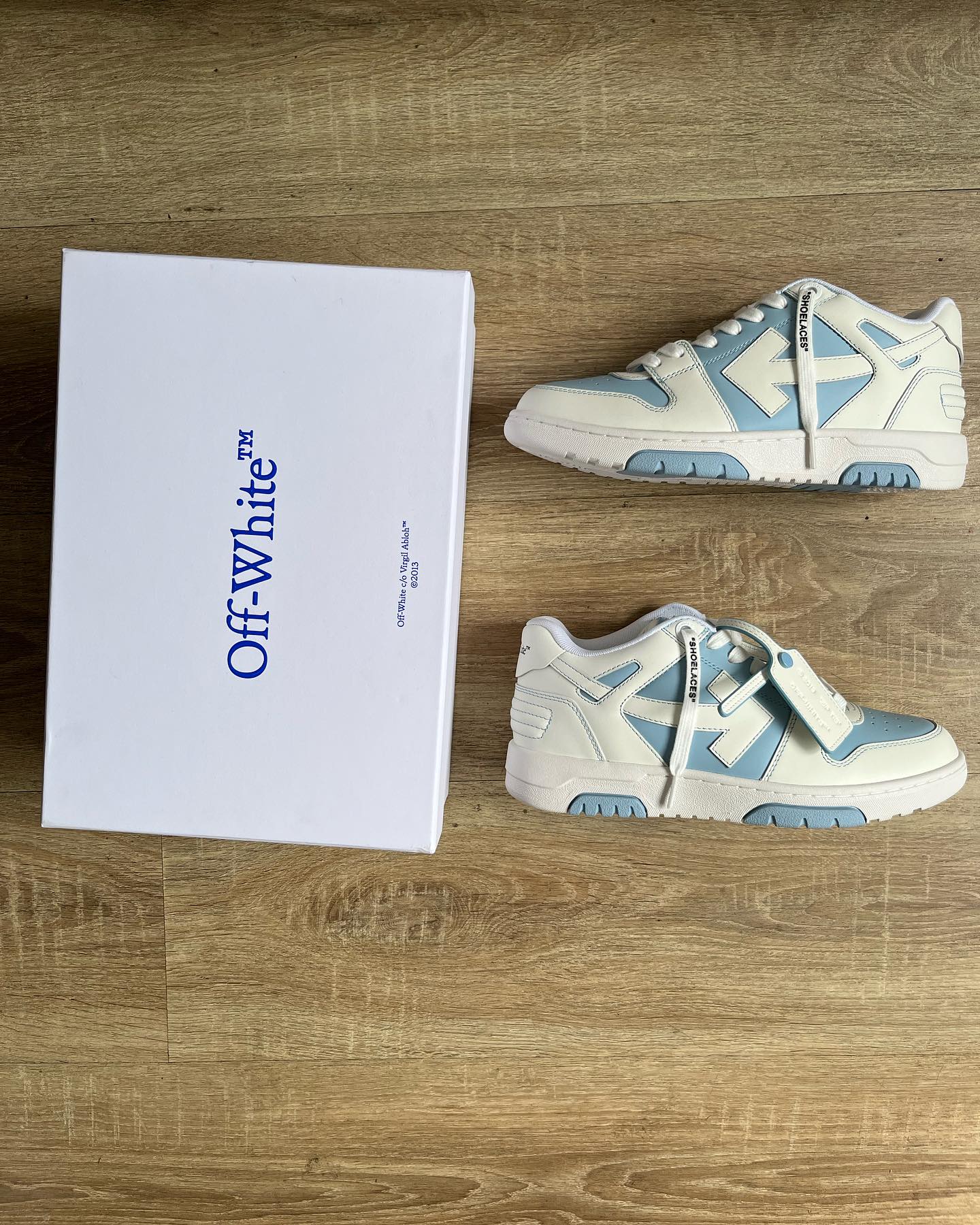 OFF-WHITE Out Of Office OOO Low Tops - Light Blue/White