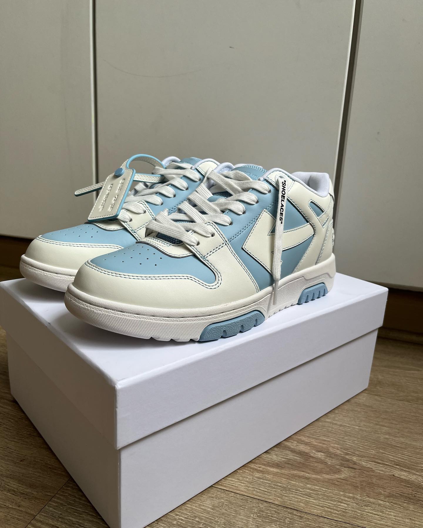 OFF-WHITE Out Of Office OOO Low Tops - Light Blue/White