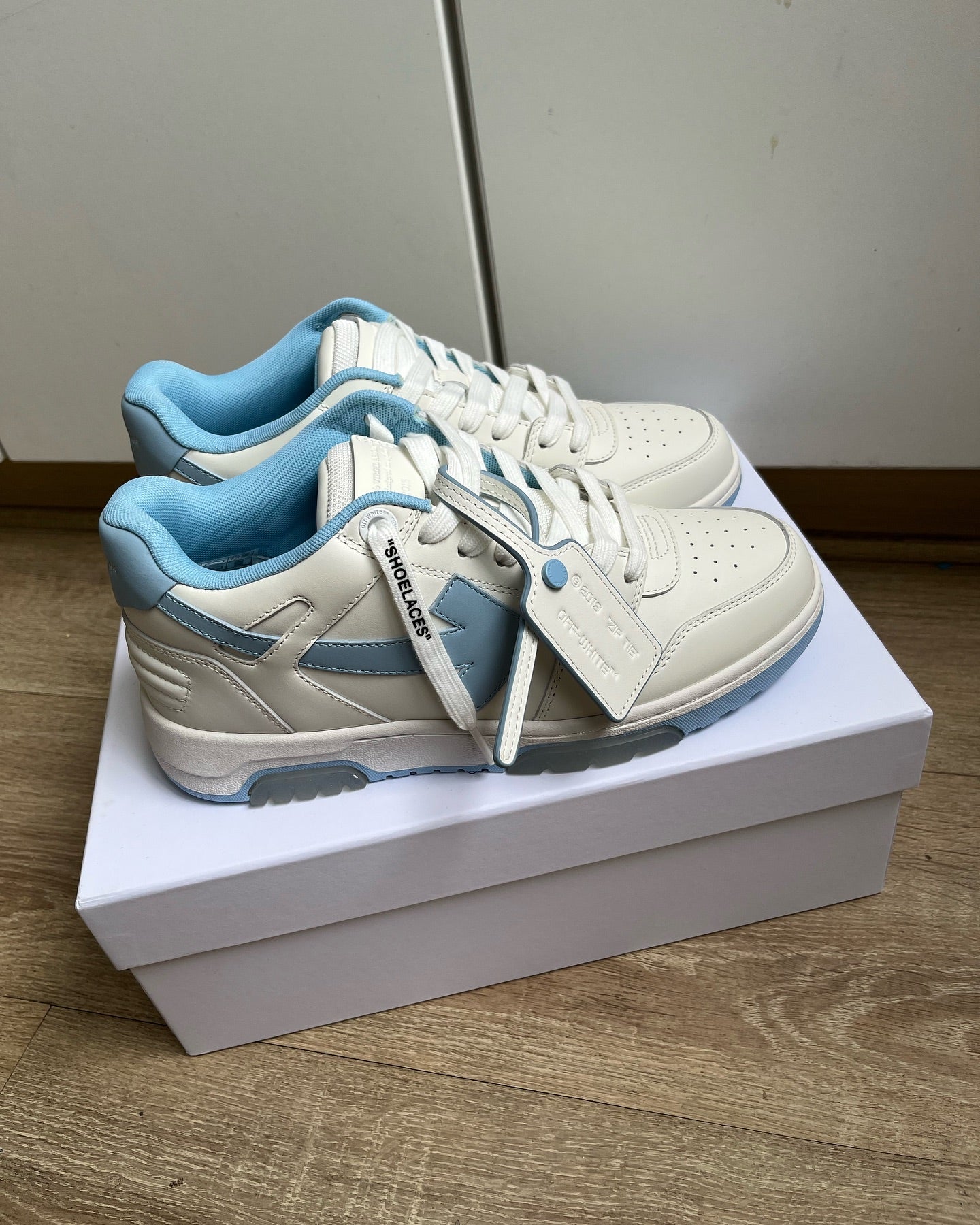 OFF-WHITE Out Of Office OOO Low Tops - White Light Blue (2023)